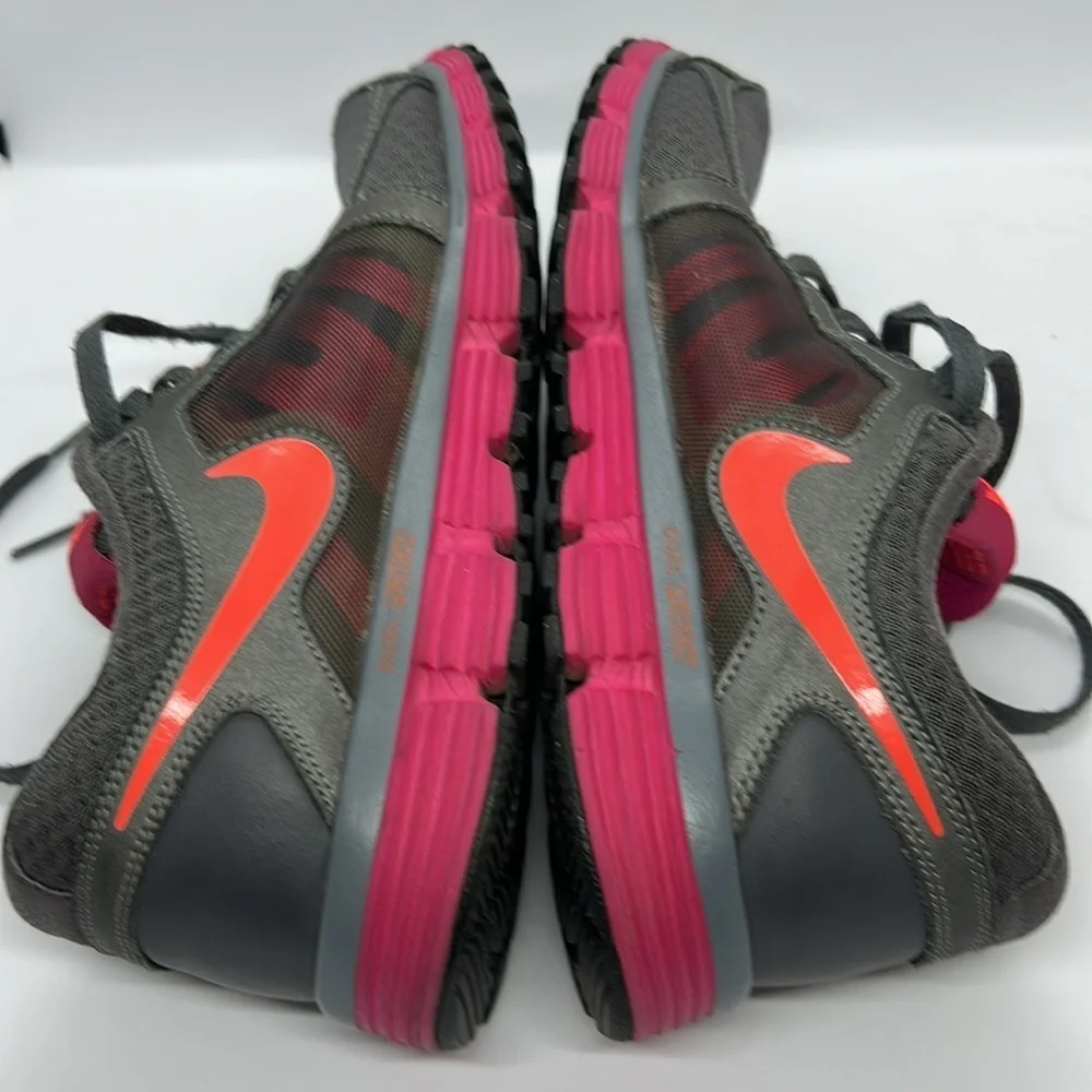 Nike Women's Gray and Hot Pink dual fusion ST2 Athletic Shoes